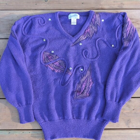Vintage Jessica Made in Hong Kong Embellished Purple Sweater V Neck Size Medium - Picture 1 of 7